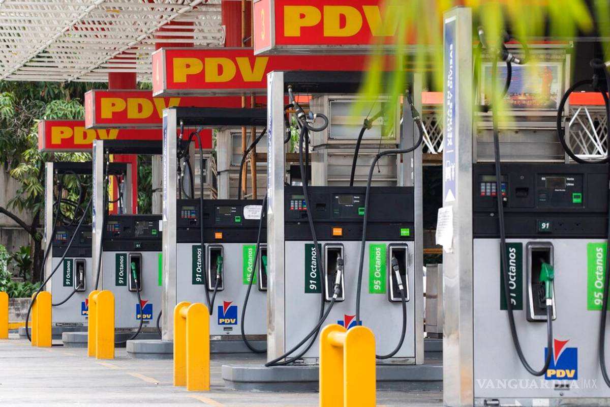 Vuelve escasez de gasolina a Venezuela
