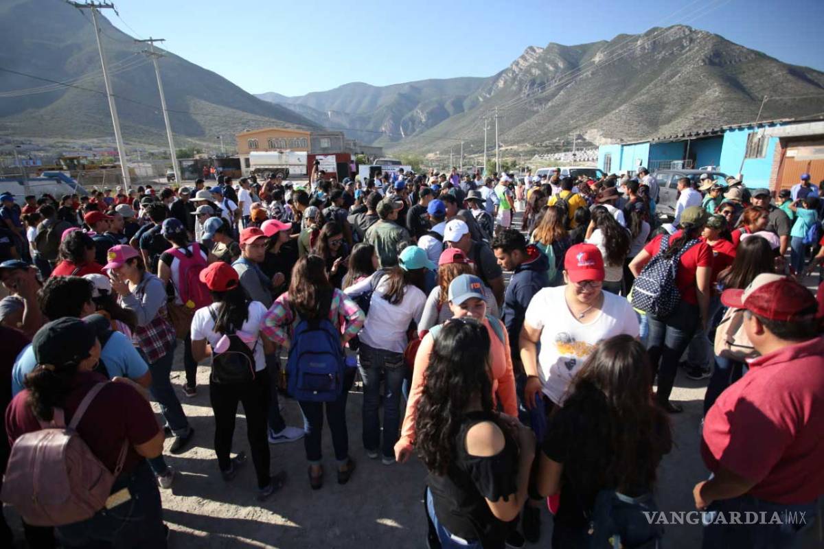 Cientos de estudiantes de Saltillo limpian el Cañón de San Lorenzo