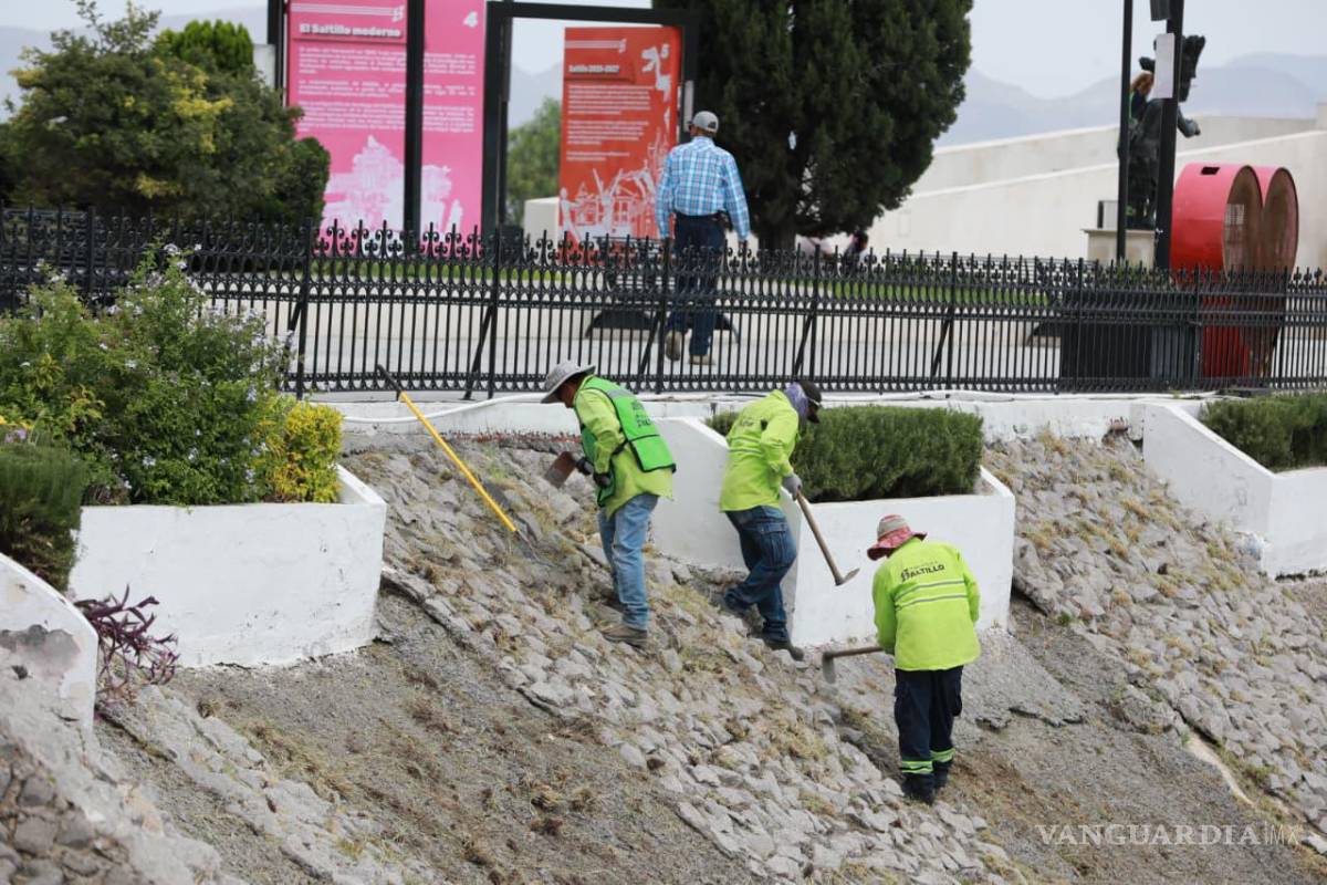 $!El Parque Mirador Saltillo recibió trabajos de embellecimiento, pintura, limpieza general y deshierbe.