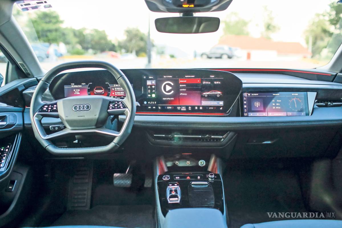 $!El interior destaca por sus tres pantallas digitales, techo panorámico inteligente y un enfoque tecnológico de primer nivel.