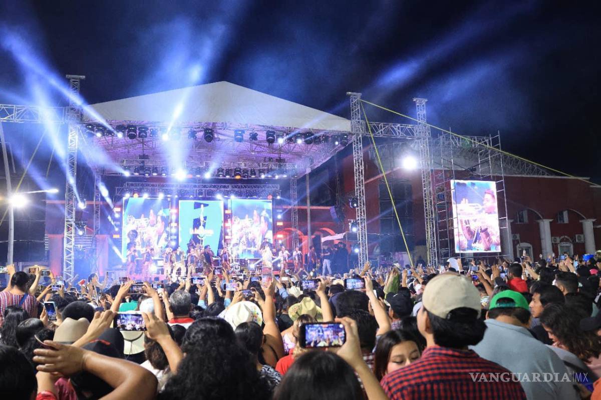 ¡No asusten! Se desata el caos durante presentación de Arrolladora Banda El Limón en carnaval de Tabasco