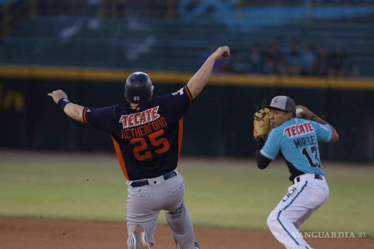 Amarran Saraperos a los Tigres de Quintana Roo con un 8-7
