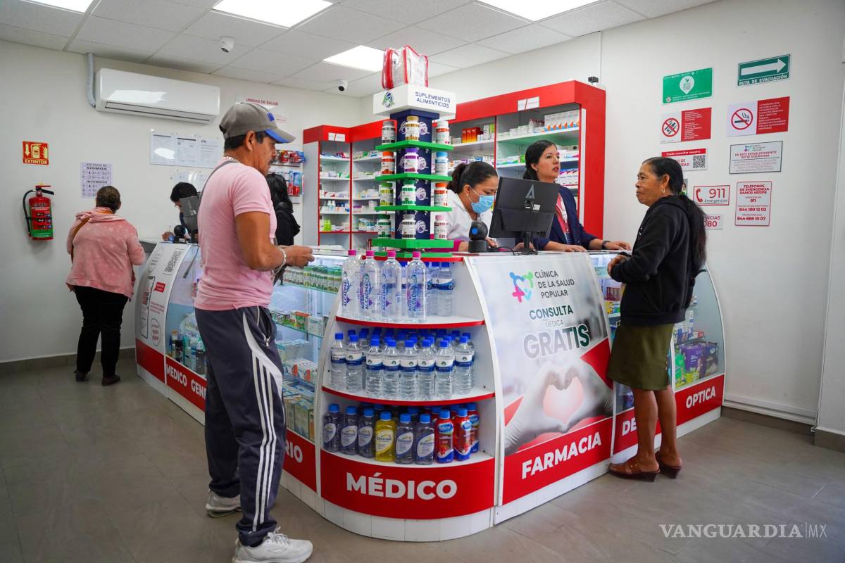 $!Personal de salud atiende de manera continua a los vecinos que acuden por consultas, limpiezas dentales, resinas, lentes y análisis de laboratorio, todos incluidos dentro del esquema gratuito.