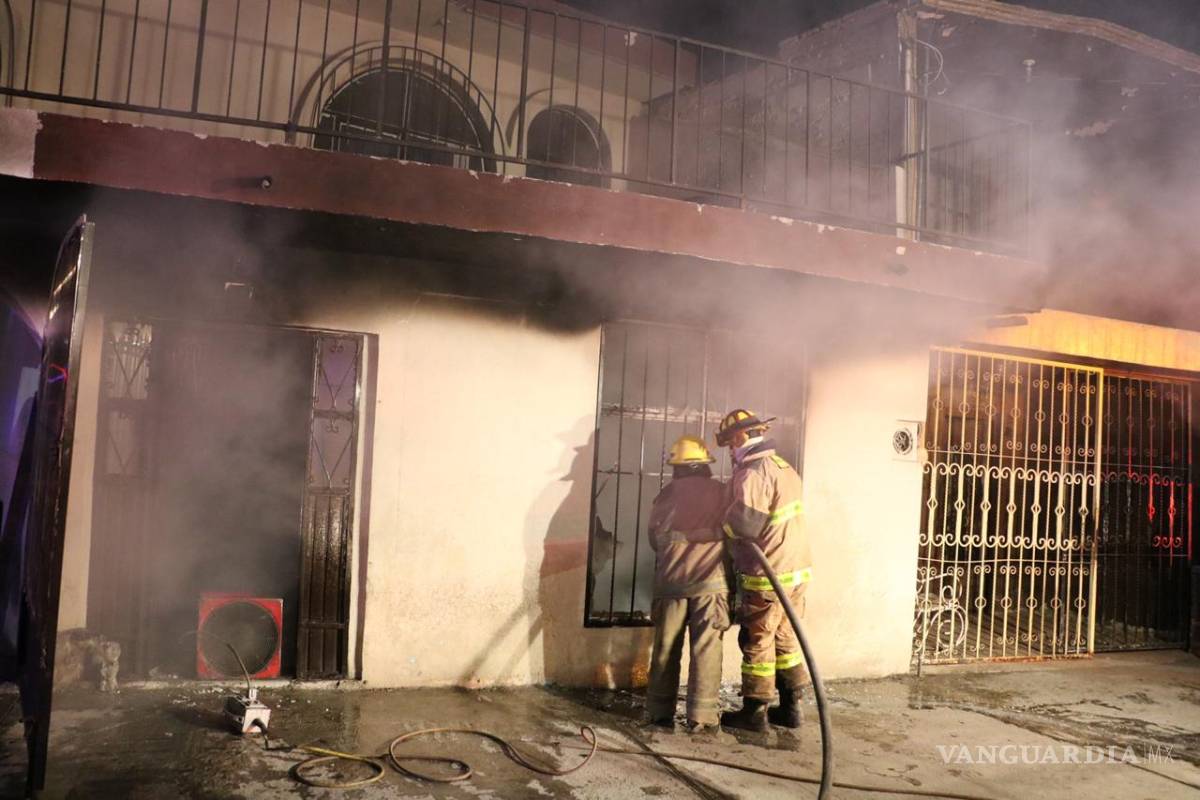 $!En Saltillo se incendia casa de vocalista de Sonido Mazter; sus hijos de 5 y 9 años estaban adentro