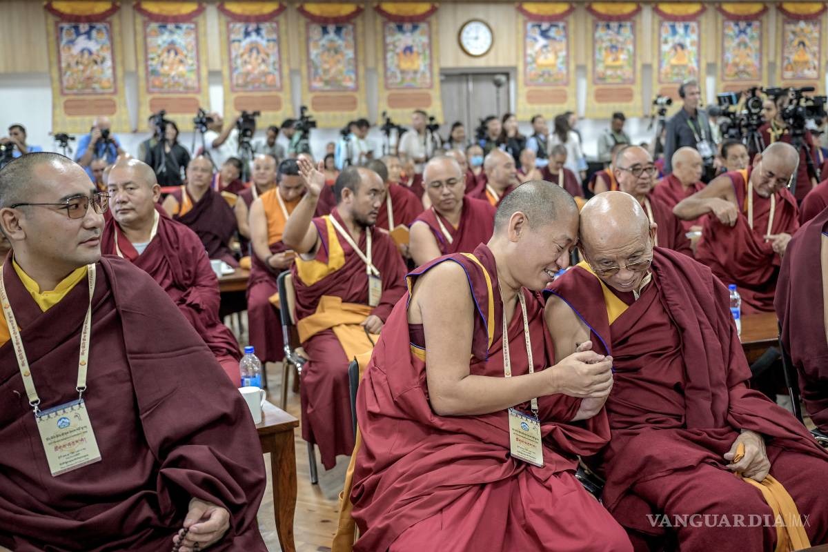 $!En los últimos años, el Dalái Lama ha dicho a sus seguidores que estaba considerando otras posibilidades para el futuro de su función después de él.