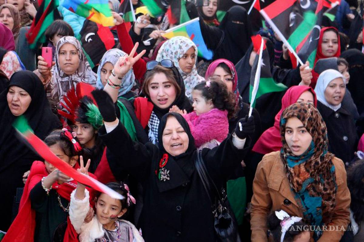 Prohíben a mujeres en Libia salir del país sin un guardián