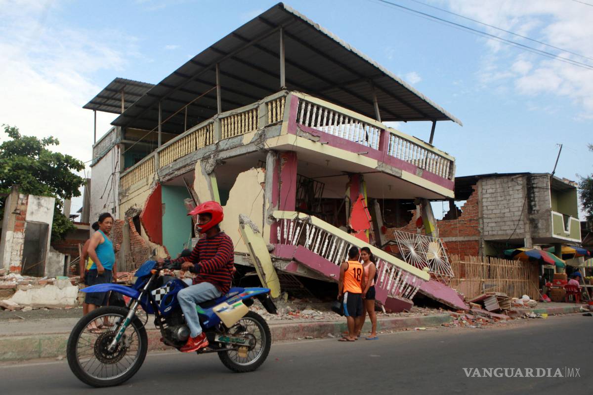 Suman 646 fallecidos por sismo en Ecuador