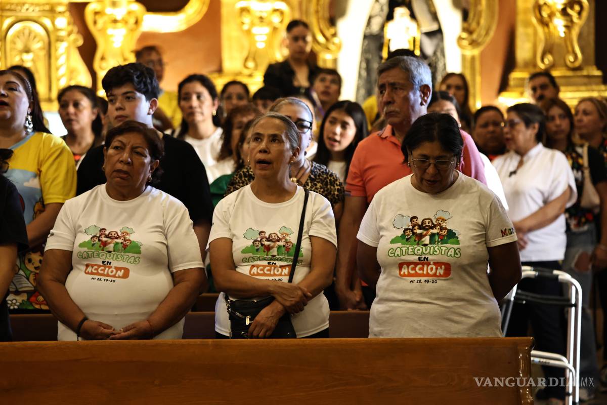 $!Integrantes del equipo de catequesis renovaron su compromiso pastoral durante la ceremonia diocesana. (