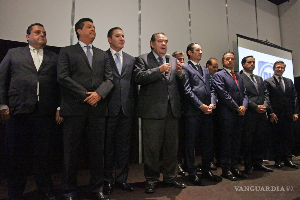 Se rebelan gobernadores a anayistas; apoyan a Moreno Valle y Héctor Larios