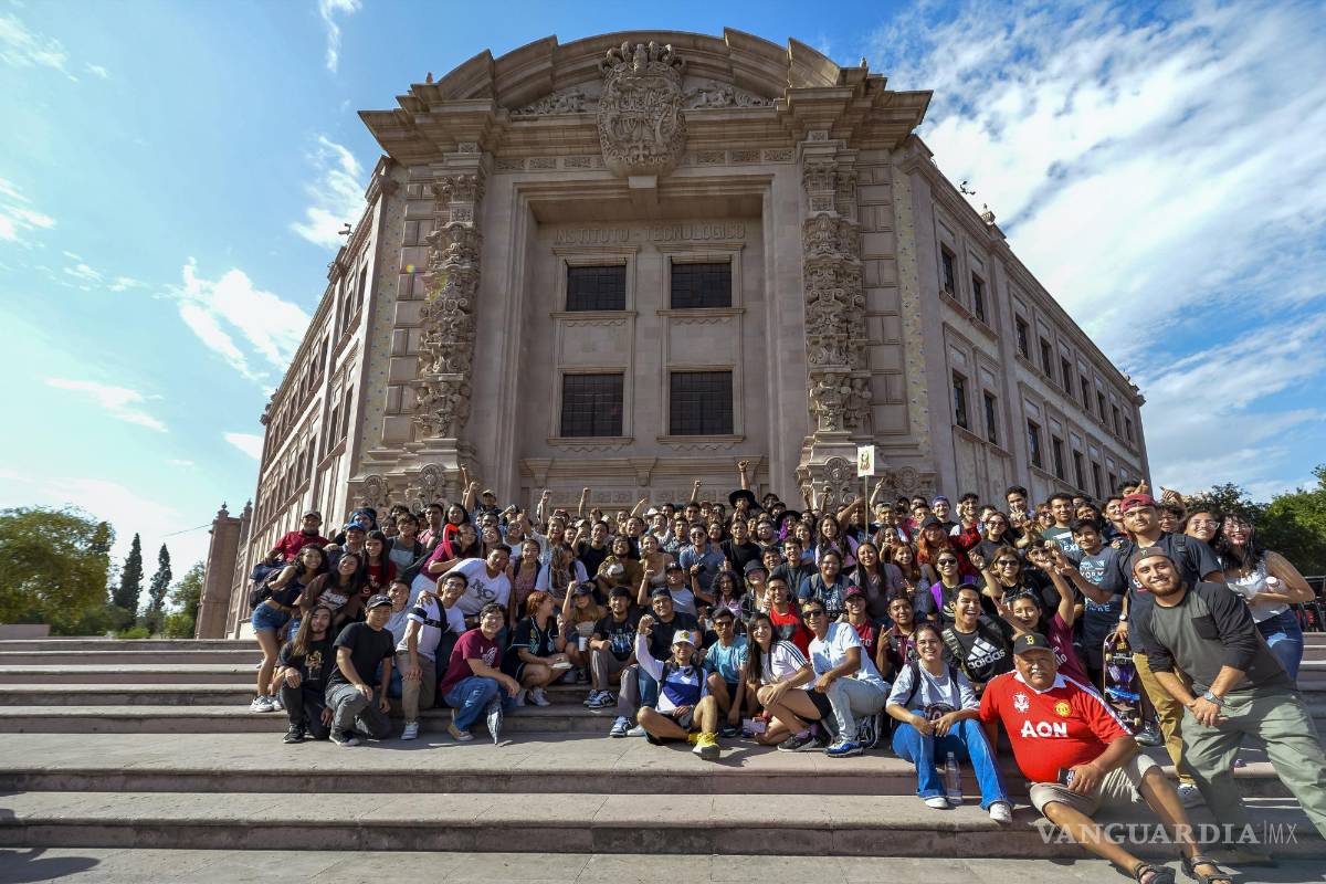 $!Decenas de alumnos se retiraron del V. Carranza contentos por haber encontrado eco a sus peticiones.