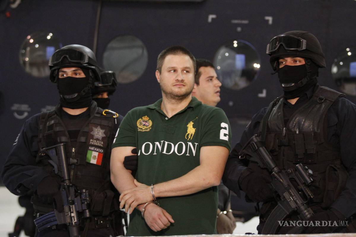 $!Édgar Váldez Villlareal, alías “La Barbie”, ex jefe de sicarios de la familia Beltrán Leyva, fue presentado en el Centro de Alto Mando de la Policía Federal.