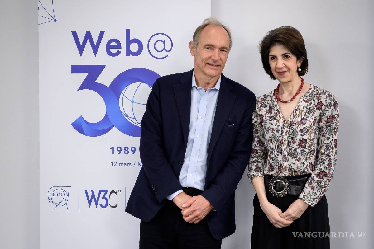 $!Preocupa a Tim Berners-Lee, creador de la World Wide Web, la filtración de datos, los hackeos y la desinformación