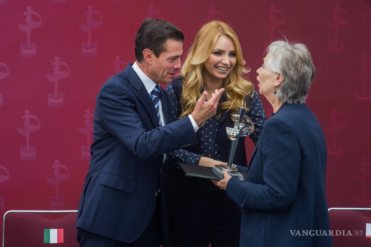 'Gracias amor por apoyar el arte, ¡te casaste con una actriz!': Angélica Rivera a EPN