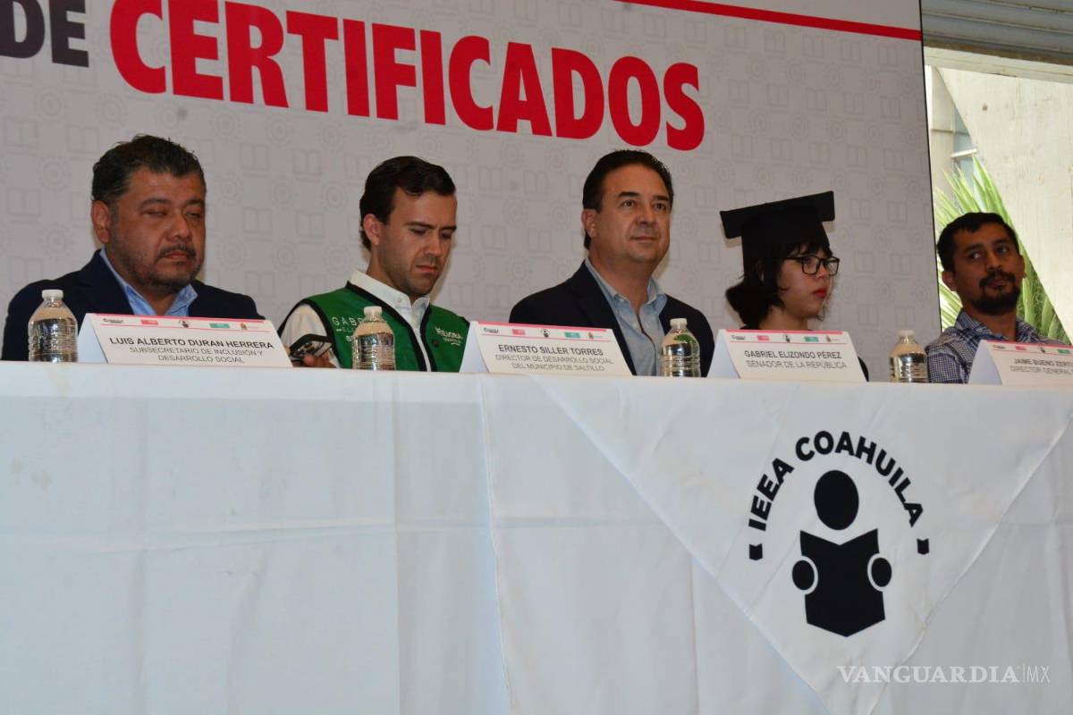 $!Jaime Bueno Zertuche (CENTRO), destacó que el IEEA trabaja para reducir el rezago educativo y ampliar las oportunidades de formación para jóvenes y adultos en Coahuila.