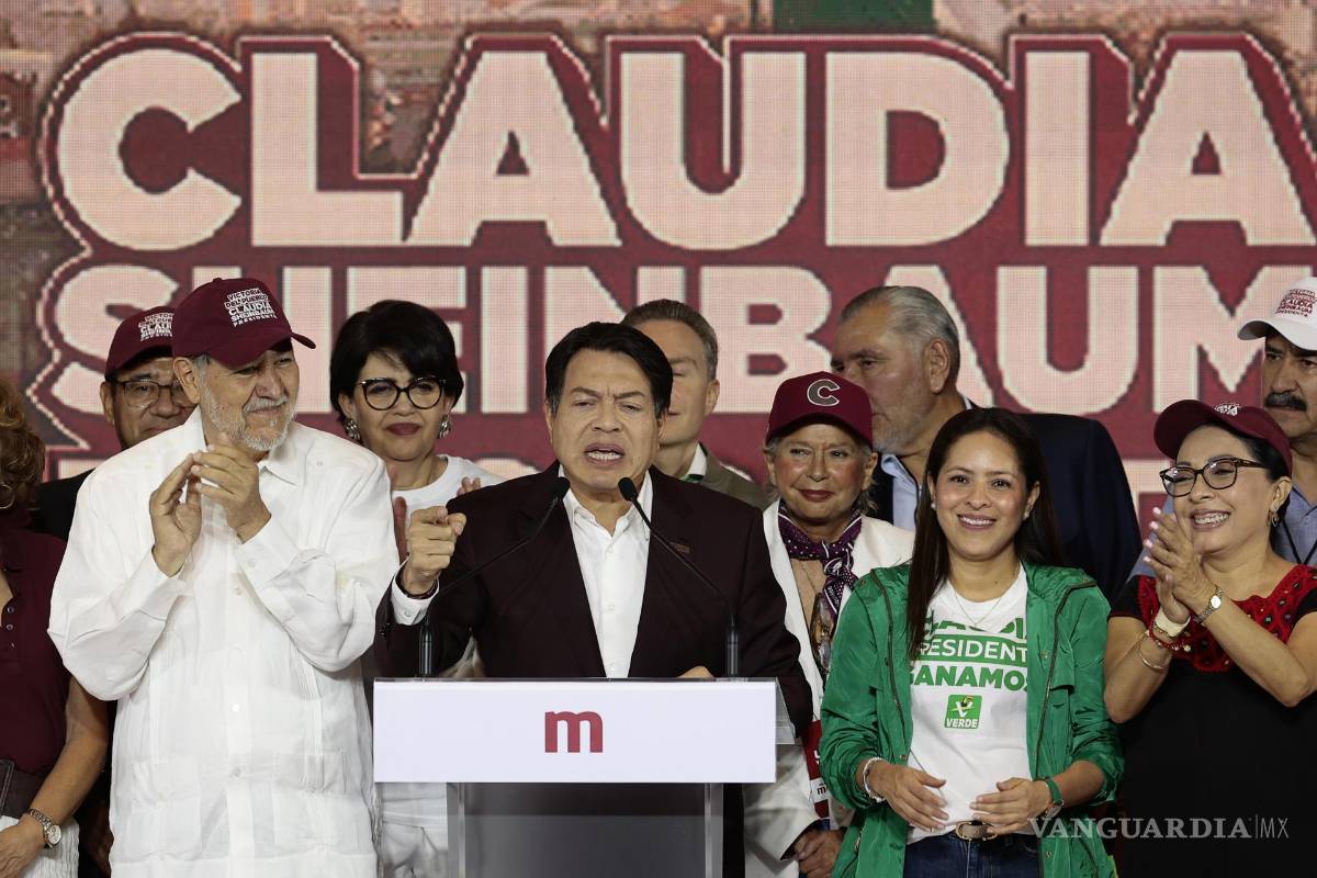 $!El dirigente del Movimiento de Regeneración Nacional (Morena), Mario Delgado, habla durante una rueda de prensa en Ciudad de México (México).
