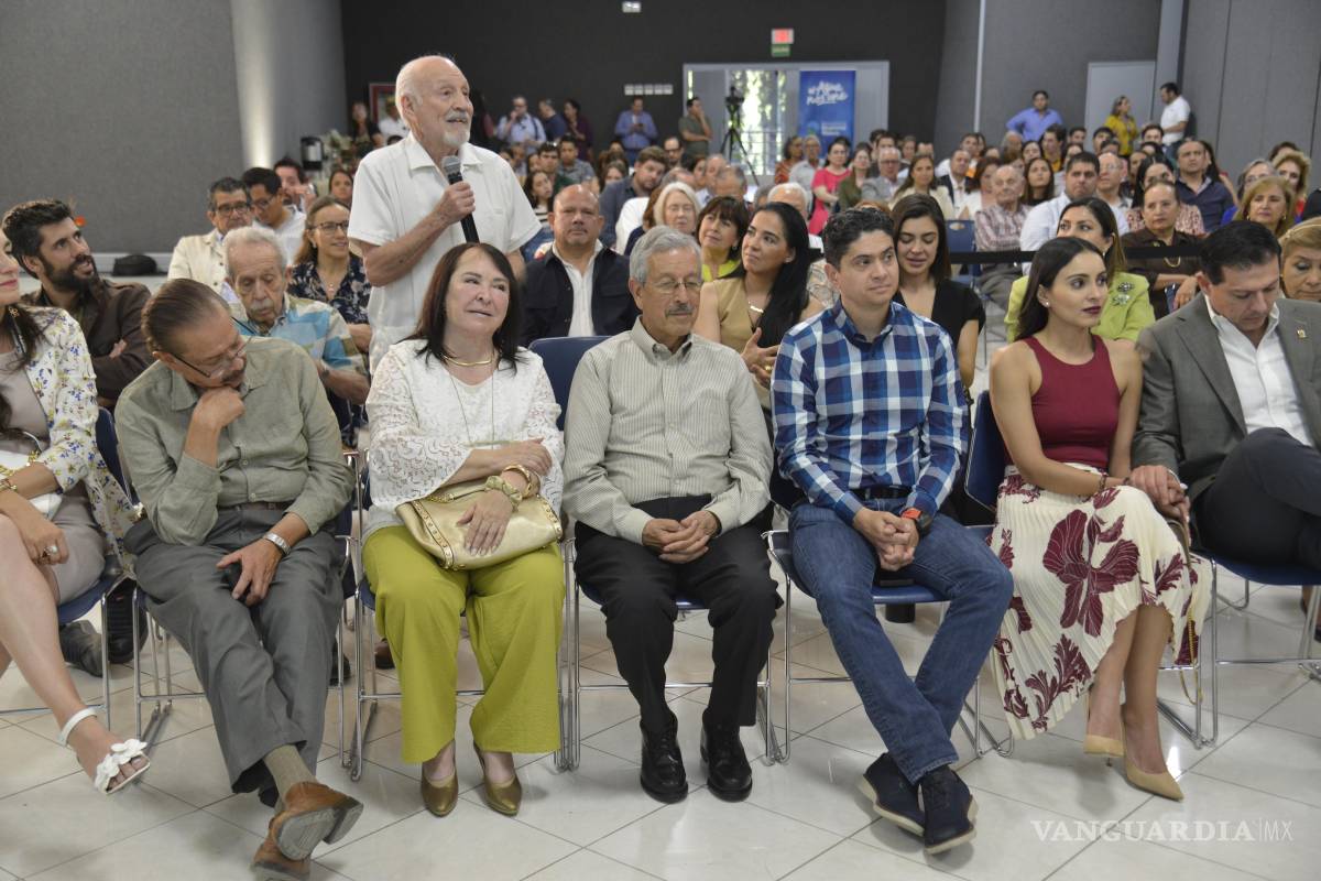$!Los asistentes a la presentación del libro compartieron comentarios y dudas sobre el tema hídrico.