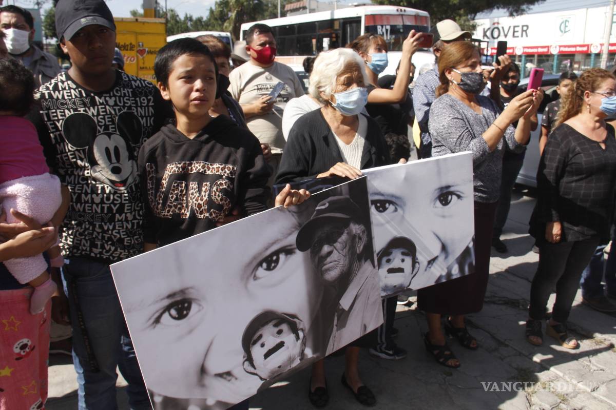 $!Da Saltillo último adiós a su titiritero