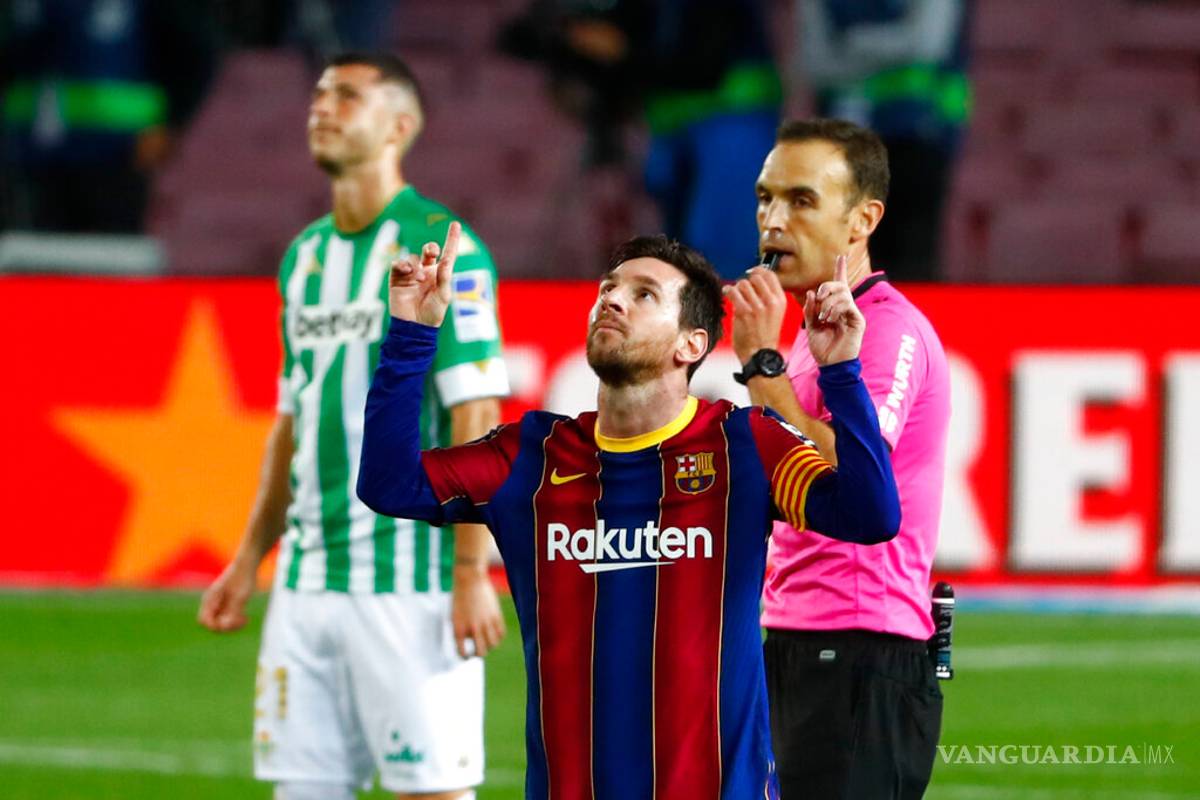 Messi sale de la banca para comandar la goleada del Barcelona