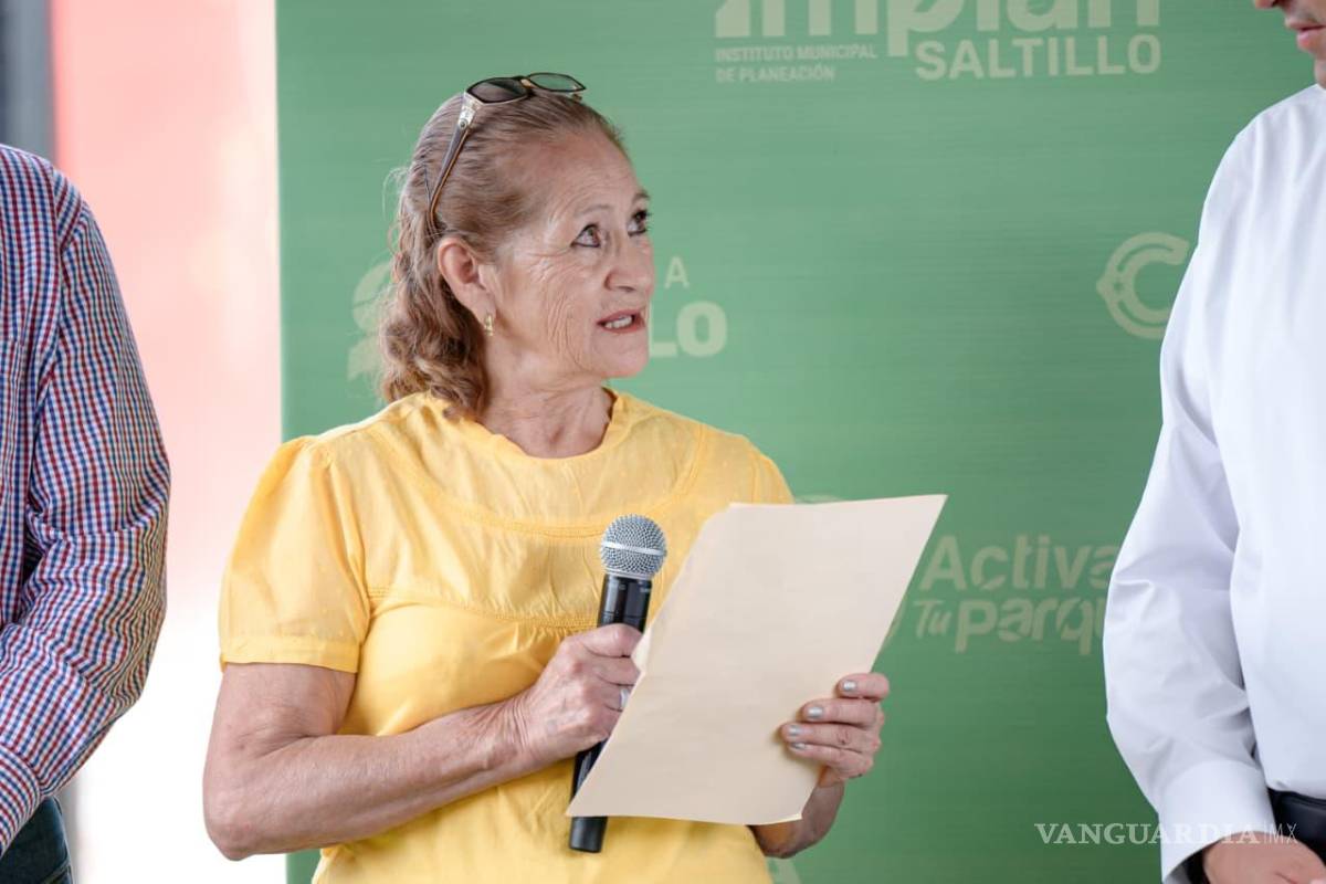 $!María de la Luz Martínez Medina, vecina de la Ampliación Colinas del Sur, agradeció la rehabilitación de la plaza y señaló que los habitantes se comprometieron a cuidar el espacio.