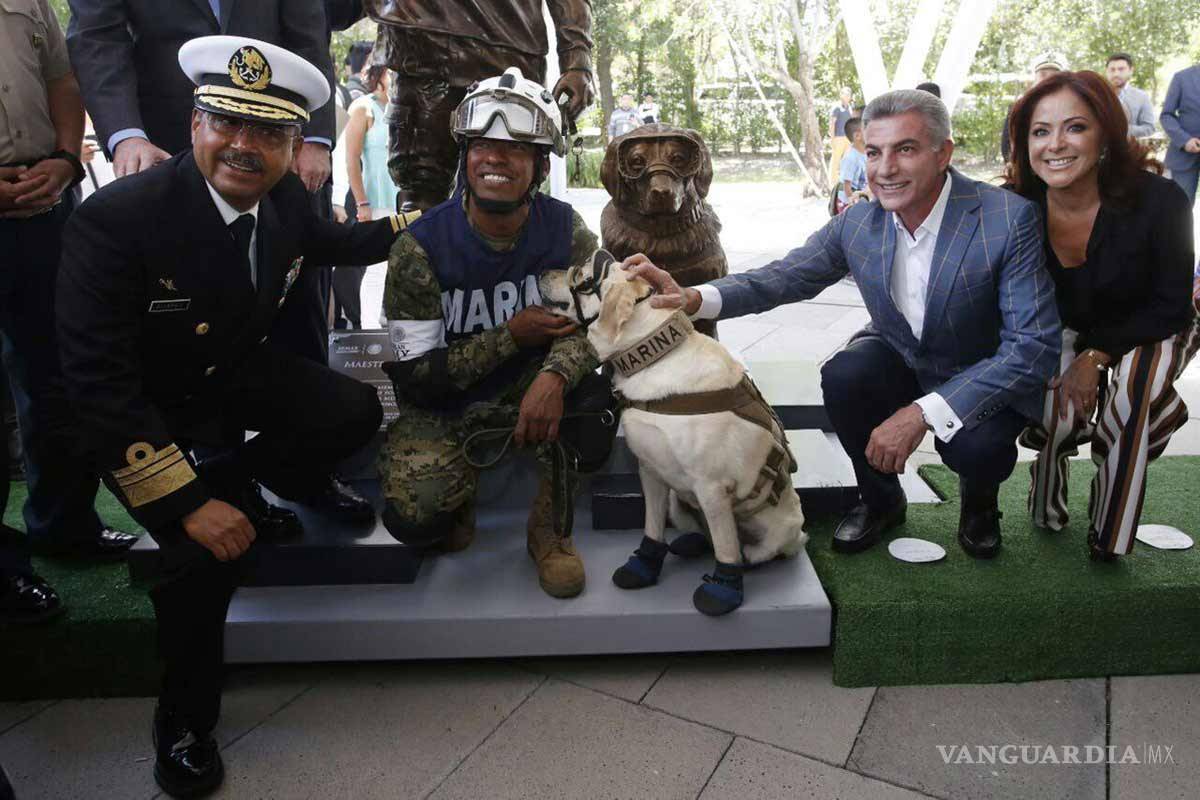 $!Frida, la perrita rescatista, ya tiene su estatua en Puebla