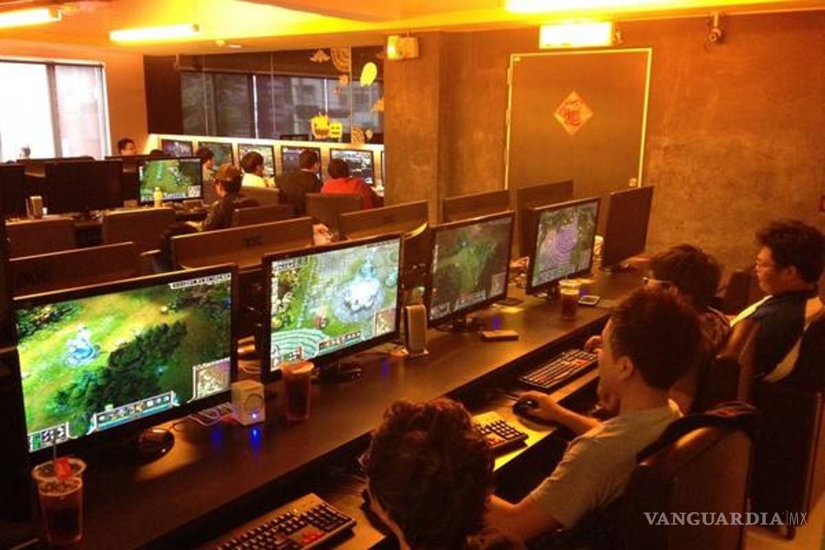 Mujer dada por muerta aparece tras haber jugado videojuegos durante una década