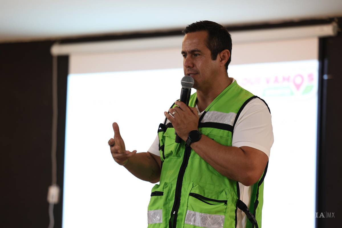 $!César Iván Moreno Aguirre encabezó la capacitación del personal que atenderá a la ciudadanía en módulos y brigadas.