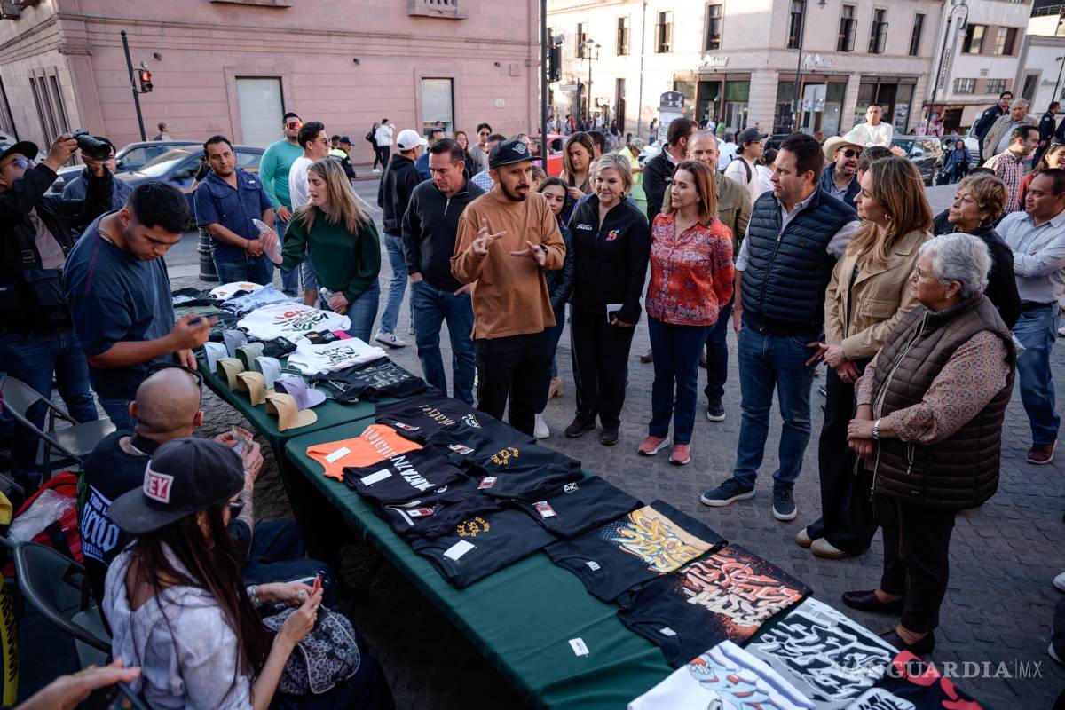 $!Ciudadanos aprovecharon la jornada para adquirir playeras con causa durante los eventos en espacios públicos recuperados.