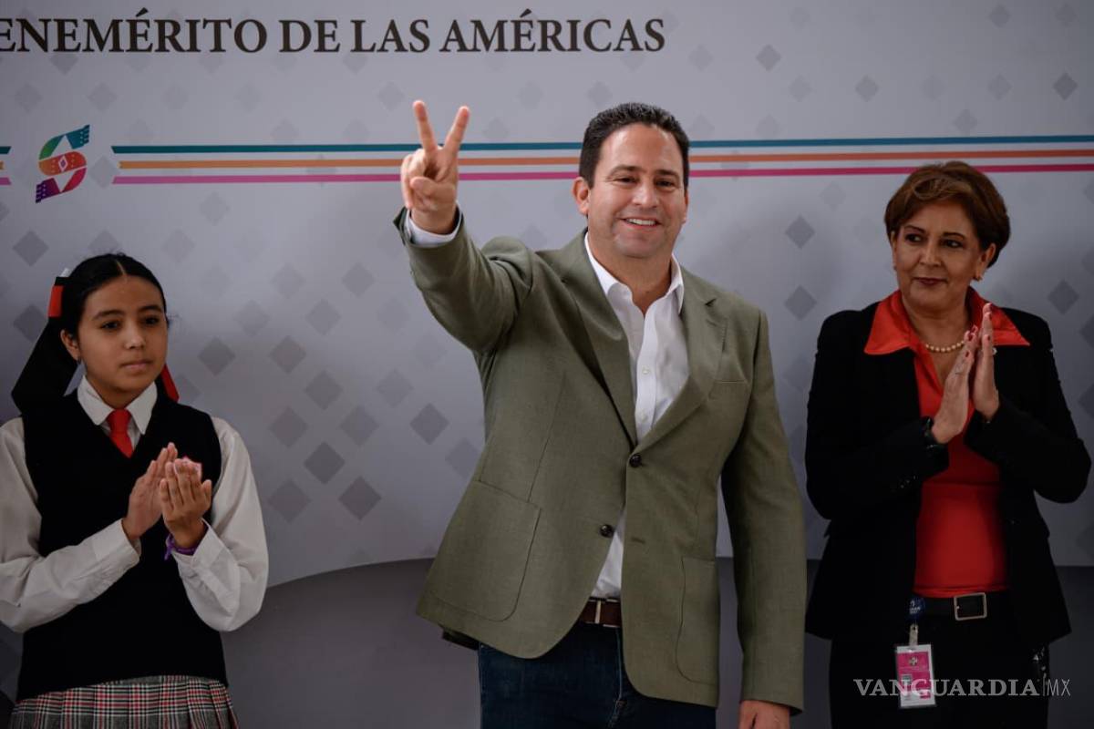 $!Directivos, docentes y alumnado agradecieron la entrega de material deportivo y administrativo por parte del Gobierno Municipal.