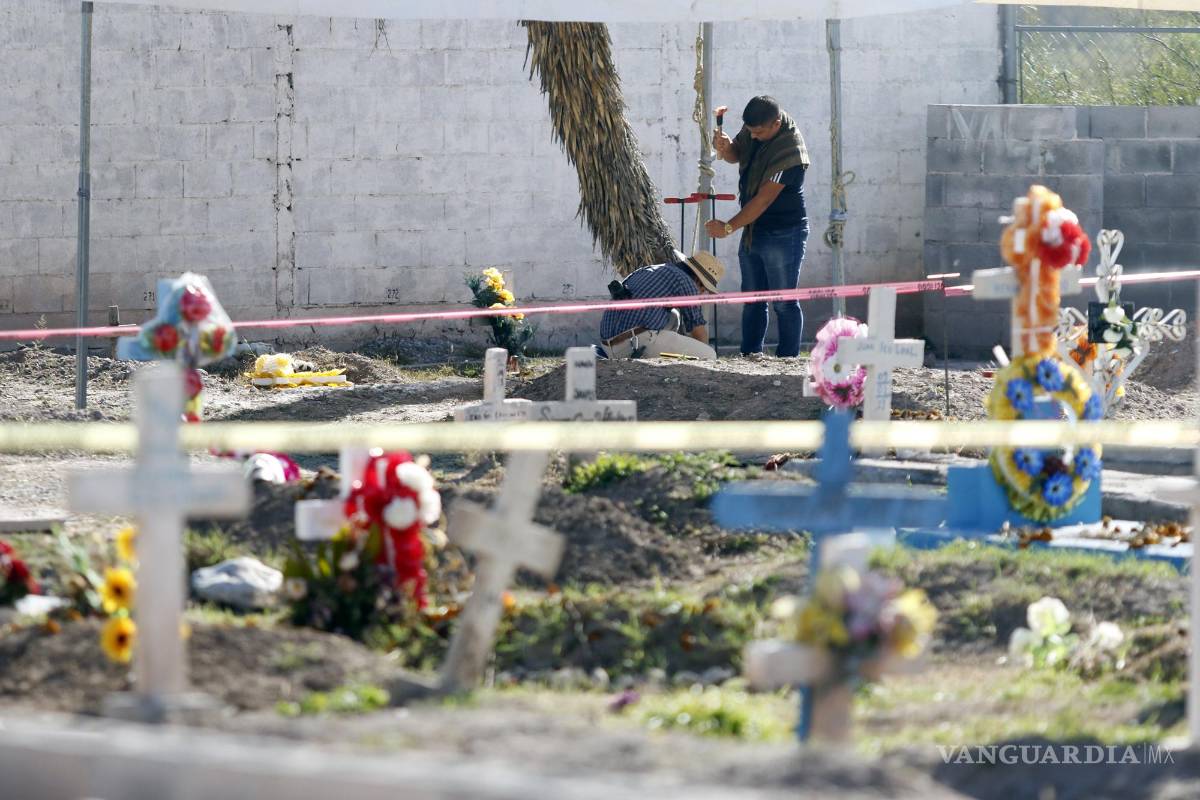 $!Más de 800 cuerpos han sido hallados en fosas comunes de panteones de Coahuila. Otros 100 mil restos óseos han sido encontrados por los colectivos en cementerios clandestinos.