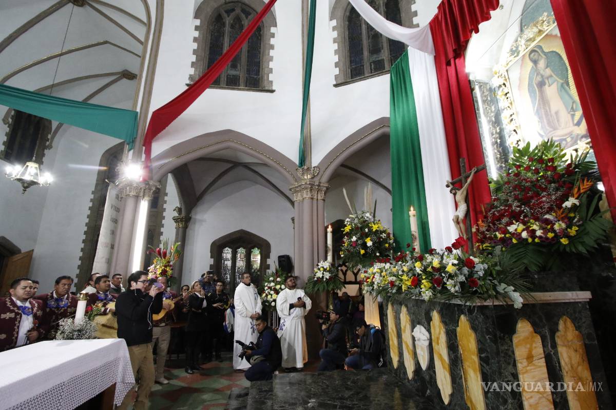 $!Celebran creyentes a la Virgen de Guadalupe en el Santuario de Saltillo