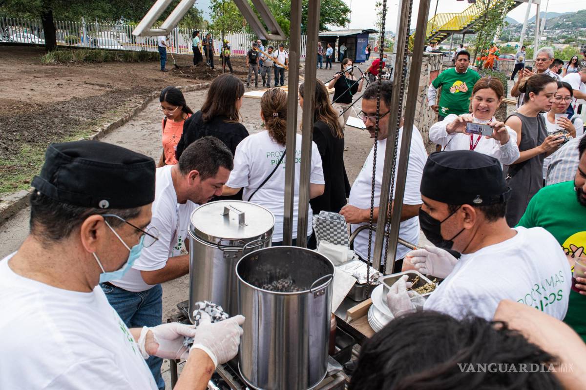 $!El carrito de comida llevó la oportunidad de conocer otro tipo de proteínas.