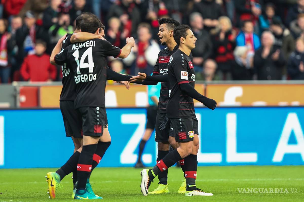 El Leverkusen gana pero Chicharito no anota