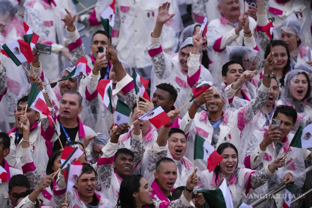 $!Atletas coahuilenses como Ana Paula Vázquez y Matías Grande salieron al frente de la embarcación mexicana.