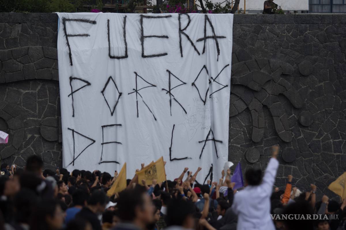 “Me voy a llevar a mi hijo vivo y con sus dos riñones”... se recupera alumno agredido por porros en la UNAM