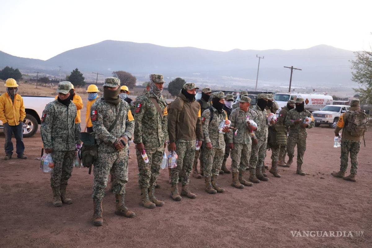 $!Los trabajos de combate al incendio continúan en los tres frentes estratégicos de la sierra en El Tunal.
