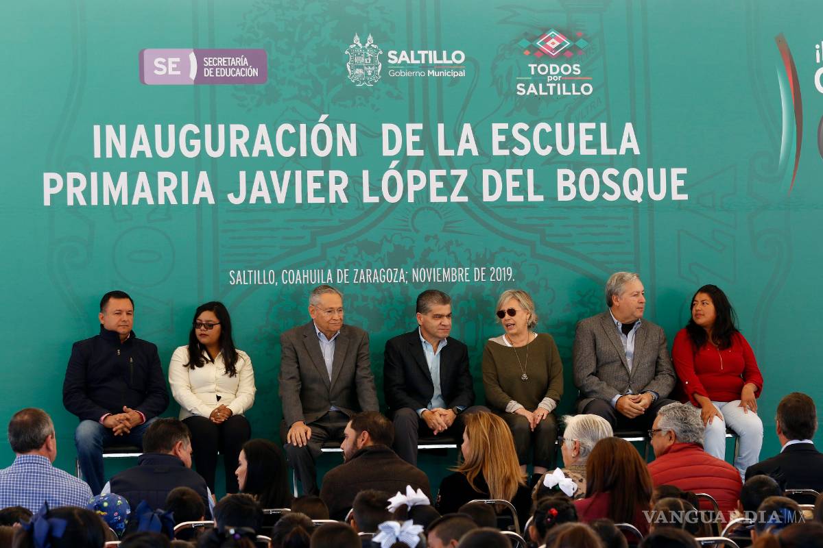 $!Inaugura Miguel Riquelme la escuela Javier López del Bosque en la colonia Hacienda Narro de Saltillo
