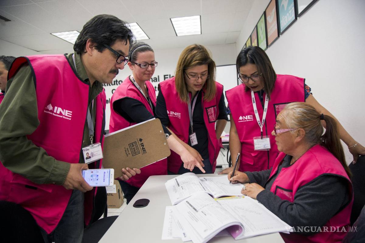 $!Los ciudadanos deben animarse a participar en el proceso electoral en pro de la democracia, consideran representantes del INE.