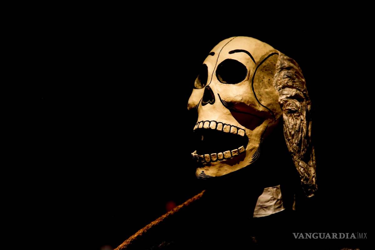 Feria de Chapultepec luce una gran ofrenda por el Día de Muertos en CDMX