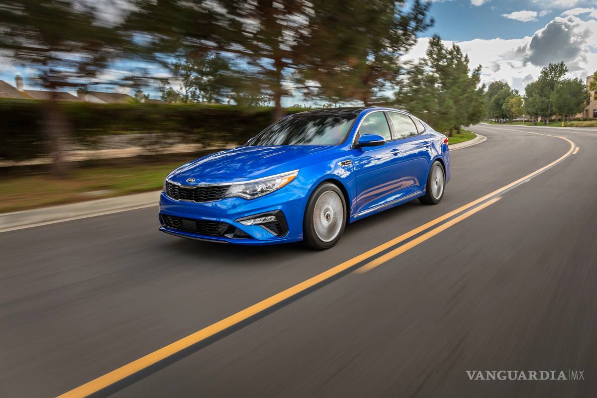 $!KIA Optima 2019 luce un facelift que lo aproxima al Stinger