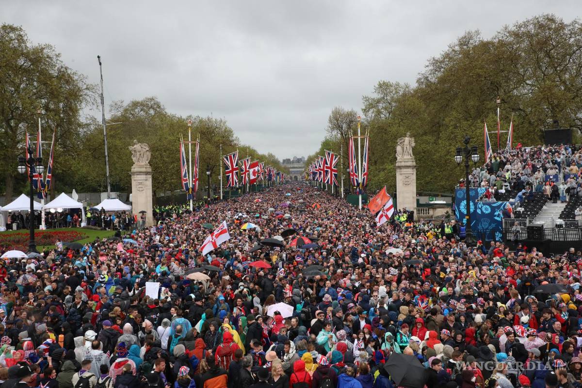 Así inicia el reinado del Carlos III tras una larga espera para ser el monarca británico (fotos)