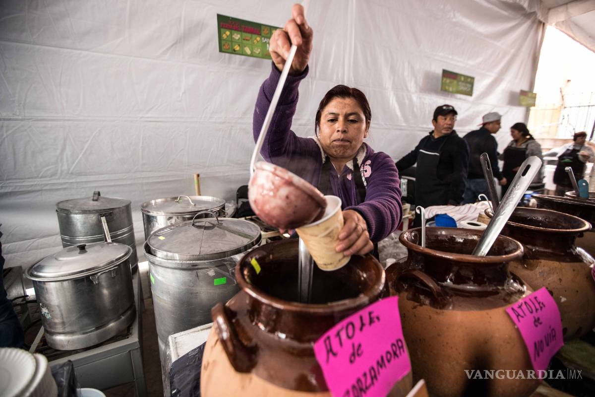 $!De camarón, chapulines, y gansito... así es la variedad en la Feria del Tamal de CDMX
