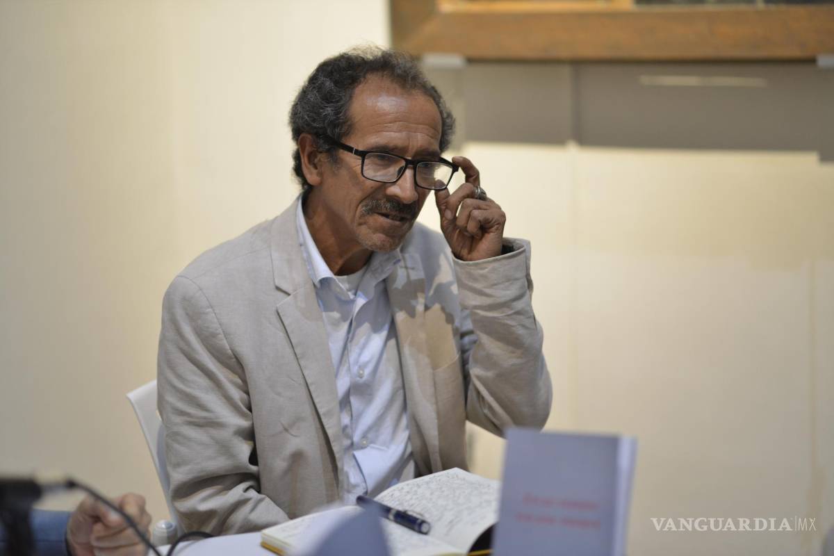 $!Armando, amigo de Alfredo García, nos llevó a las pláticas en las que chismeaban, criticaban y hablaban de todo, menos de ellos mismos | FOTO: OMAR SAUCEDO