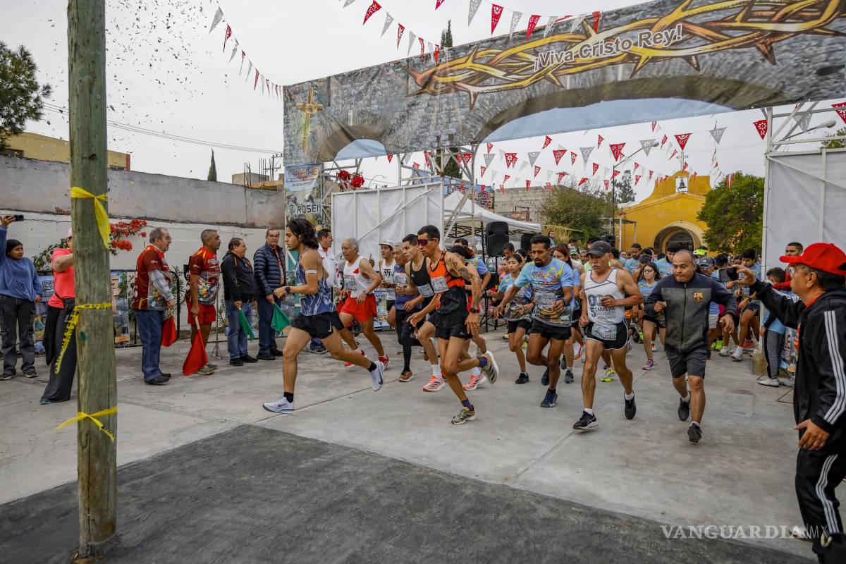 $!El evento reunió a cientos de corredores en un esfuerzo para recaudar fondos destinados a la remodelación del Templo Cristo Rey.