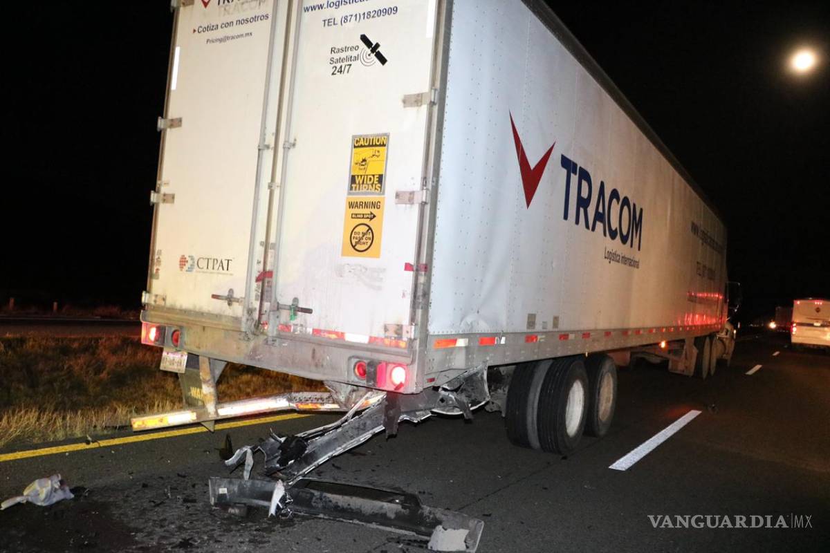 $!Se queda dormido y choca contra tráiler