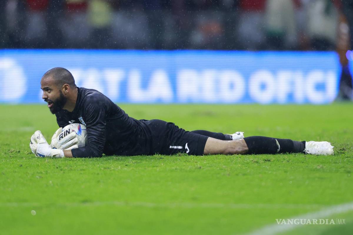 $!Al final del encuentro, hubo polémica con el arquero centroamericano que, pese a que recibió una segunda tarjeta amarilla, no fue expulsado del duelo.