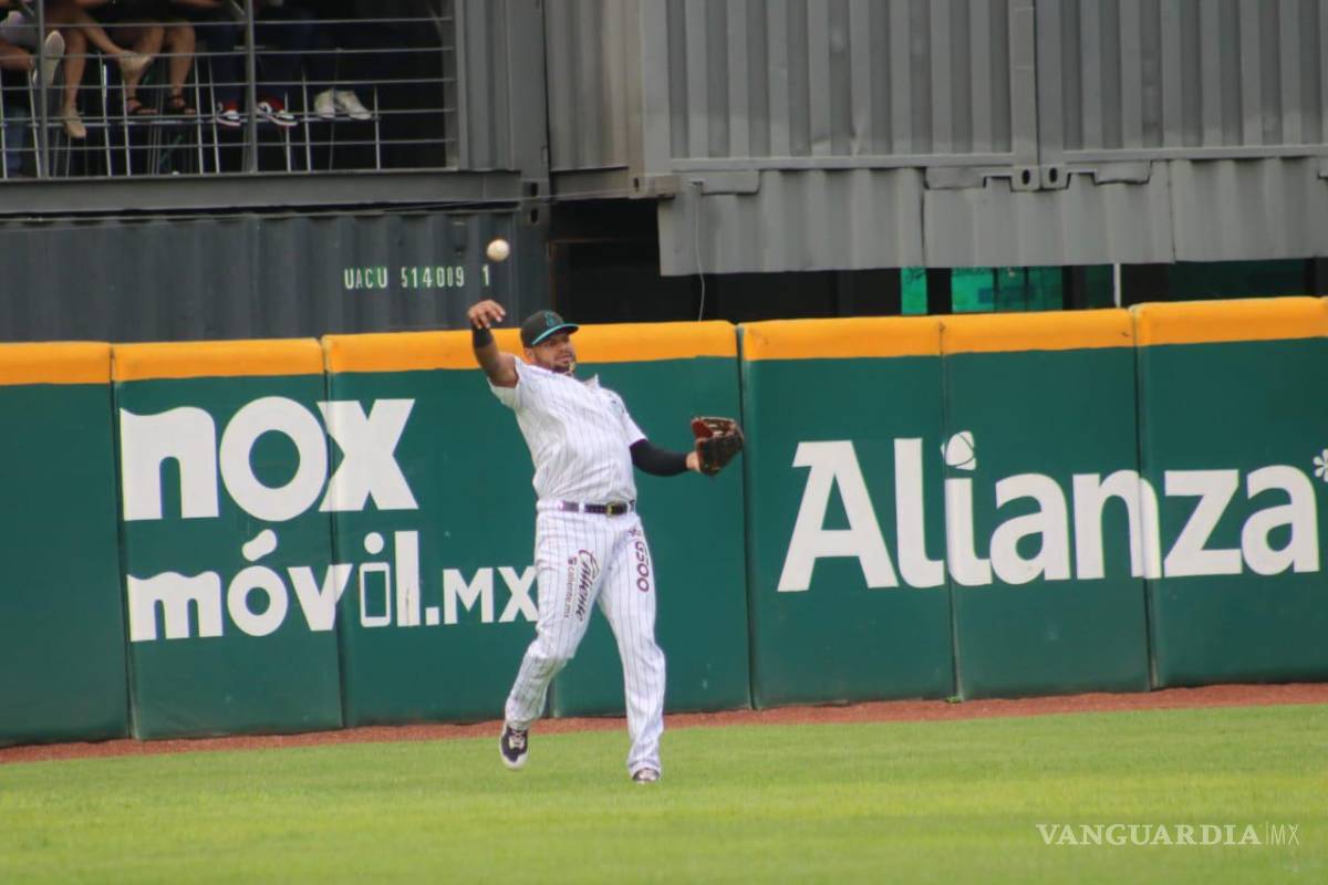 $!Los Saraperos de Saltillo no pudieron regresar nunca en el primer partido de la doble cartelera de este sábado en el Madero ante los Algodoneros de Unión Laguna.
