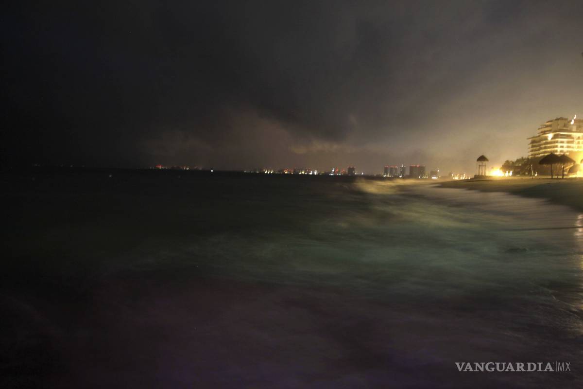 Jalisco reporta saldo blanco preliminar tras paso de Patricia; En Colima hay árboles caídos e inundaciones