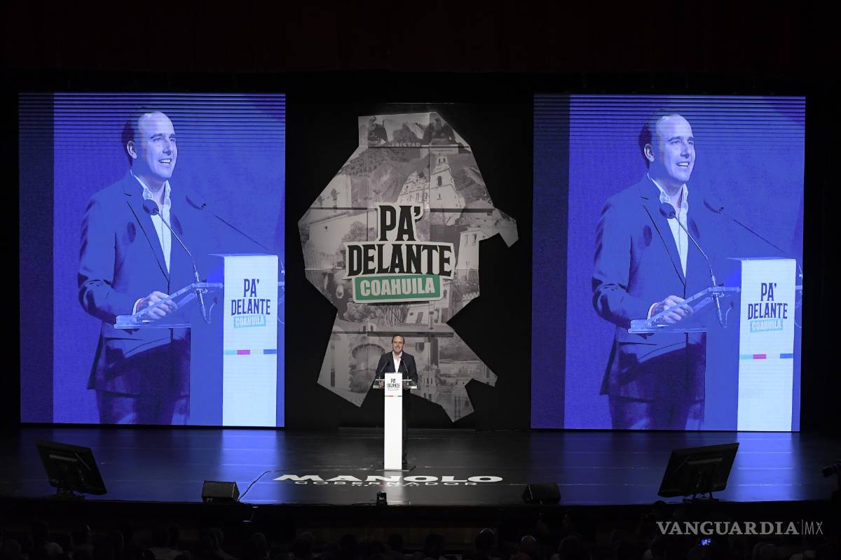 $!Manolo Jiménez, candidato a gobernador por parte del PRI-PAN-PRD, en el Teatro de la Ciudad “Fernando Soler”.