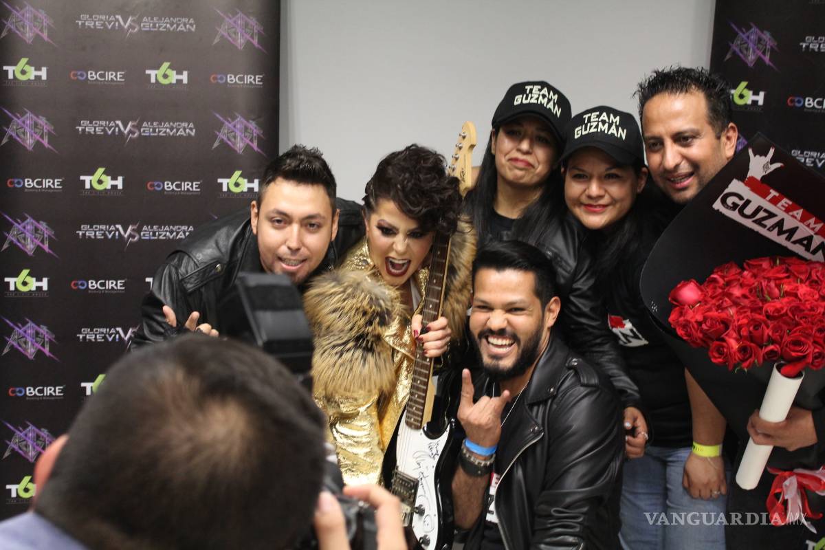 $!Fans sorprenden a Alejandra Guzmán y La Arena la reconoce