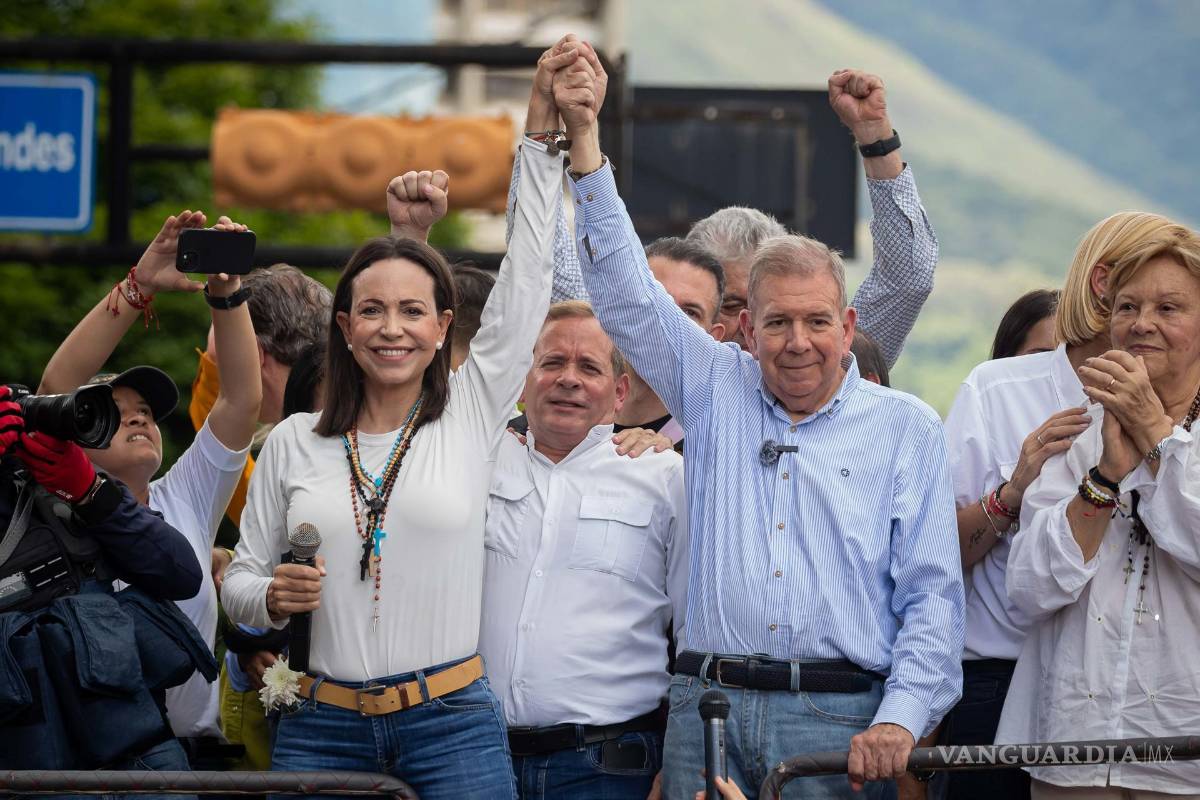 $!María Corina Machado y el candidato a la presidencia de Venezuela Edmundo González, en una manifestación en Caracas, Venezuela.